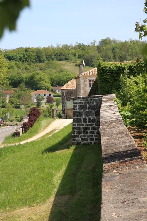 Chateau Manoir De La Leche Touvre Екстериор снимка